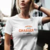 chica en camiseta color blanco chica en camiseta color blanco con diseño powerful charger r t 4