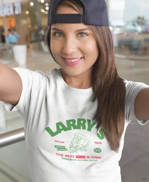 VINTAGE STUFF FOREVER Mujer | Outfits y looks retro con estilo chica en camiseta blanca con diseño larrys pizza, estilo urbano
