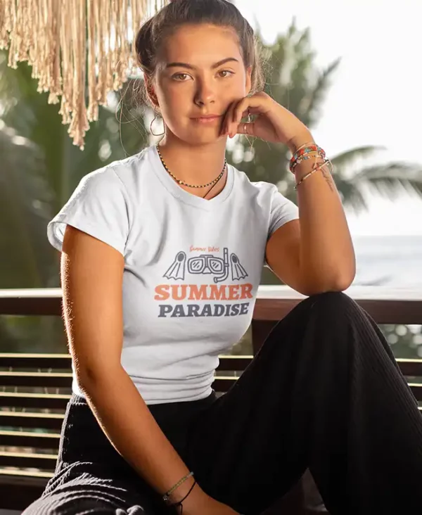 VINTAGE STUFF FOREVER Mujer | Outfits y looks retro con estilo chica en camiseta blanca con diseño summer , de marca vintage stuff forever 2