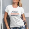 modelo chica en camiseta blanca modelo chica en camiseta blanca con diseño summer , estilo urbano juvenil