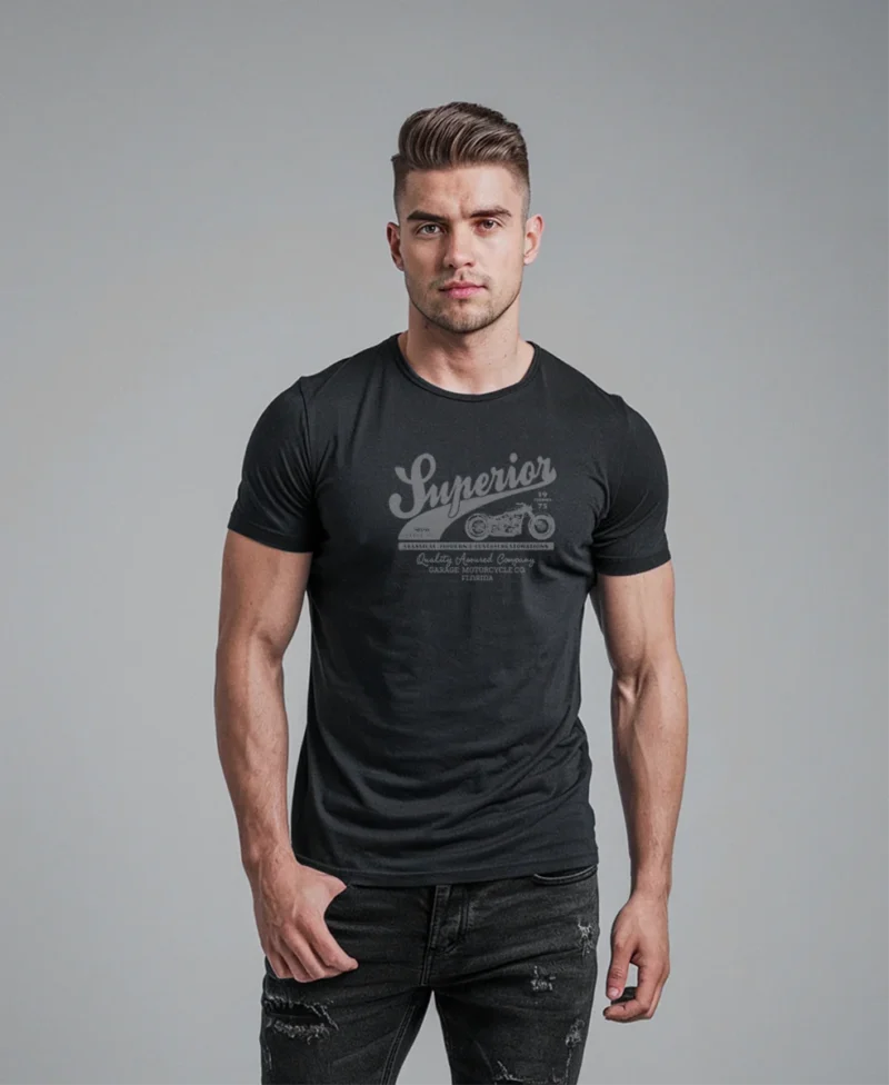 HOMBRE EN CAMISETA NEGRA SUPERIOR