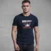 HOMBRE EN CAMISETA azul navy
