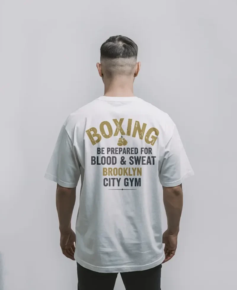 camiseta de color blanco con diseño boxin gym oversize trasera