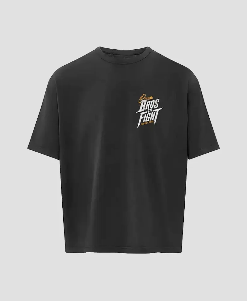 camiseta de color gris oversize con logo de marca bros to fight y una imagen de un boxeador