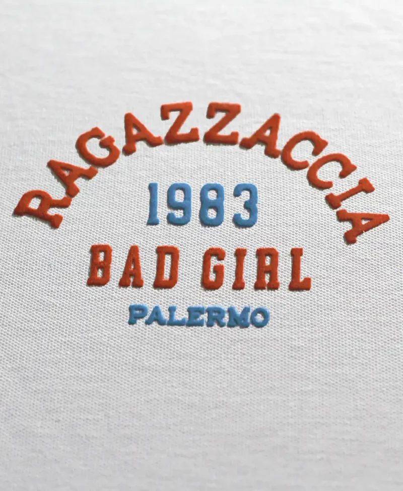 diseño ragazzaccia color azul naranja detalle