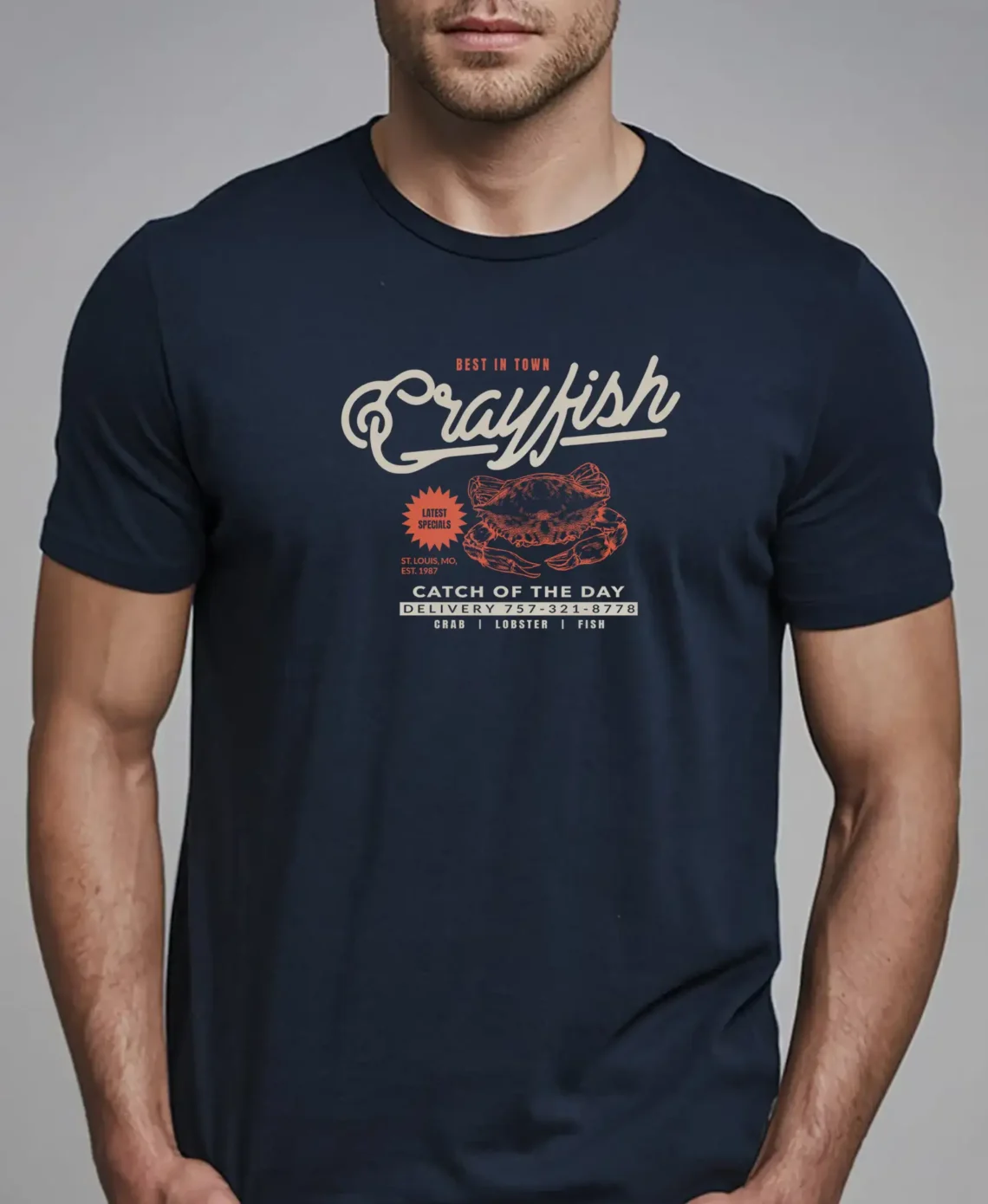hombre en camiseta AZUL NAVY crab detalle hombre en camiseta AZUL NAVY crab detalle