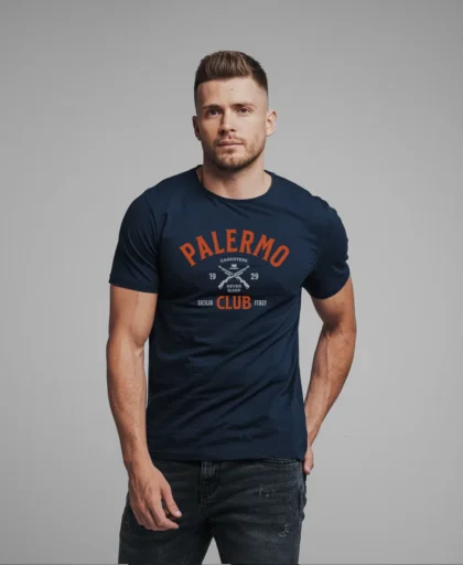 hombre en camiseta azul marino gangster