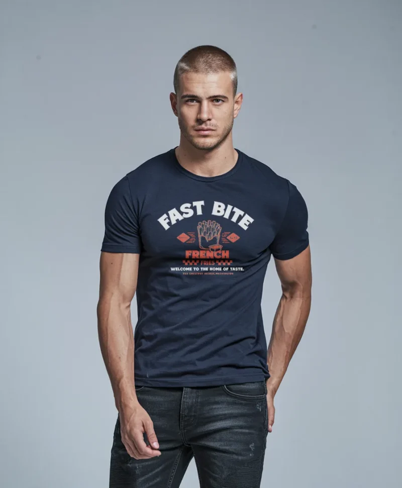 hombre en camiseta azul navy fast bite 2