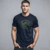 hombre en camiseta azul navy y moto re hombre en camiseta azul navy y moto re