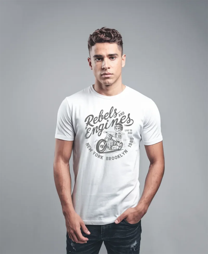 hombre en camiseta blanca