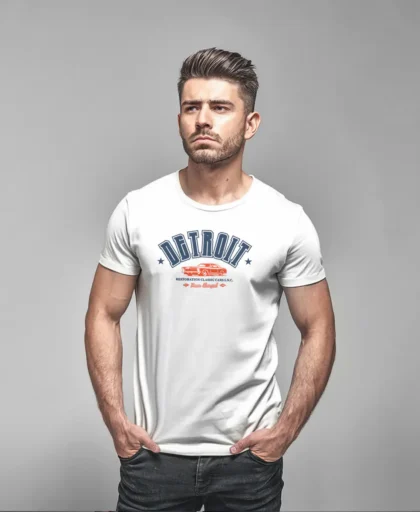 hombre en camiseta blanca detroit 2