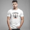 hombre en camiseta blanca fighter