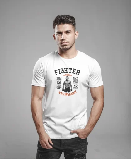 hombre en camiseta blanca fighter