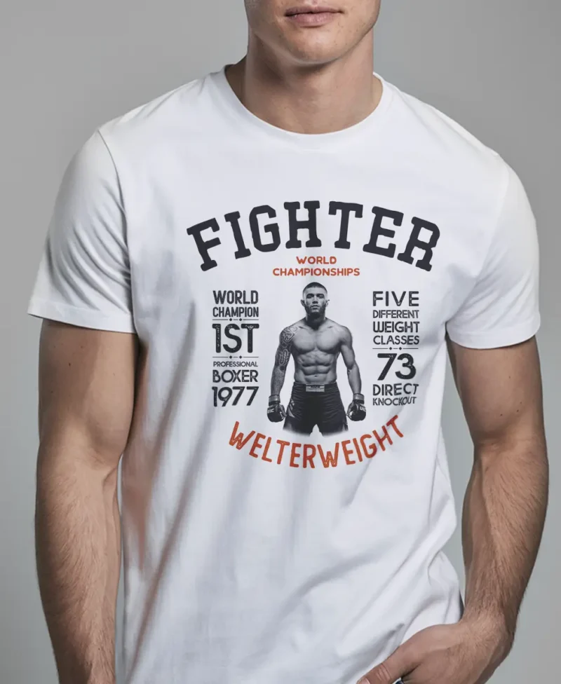 hombre en camiseta blanca fighter DETALLE