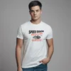 hombre en camiseta blanca interceptor 4