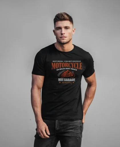 hombre en camiseta blanca motorcycle negra