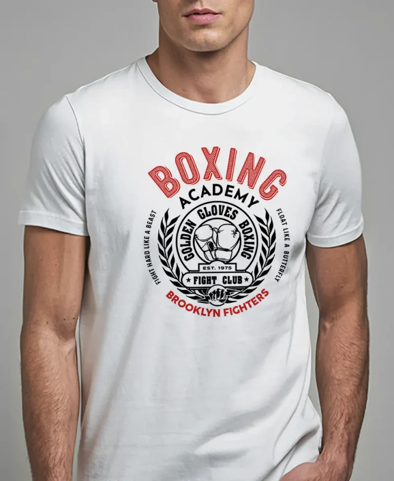 hombre en camiseta blanco boxing academy detalle