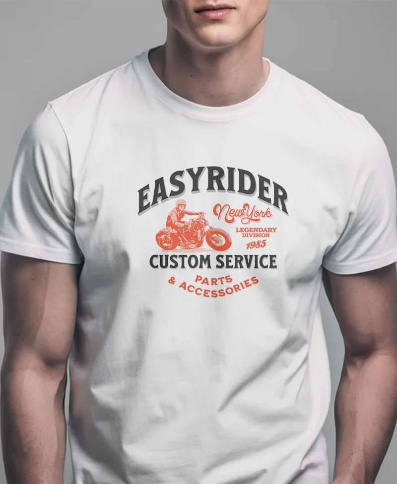 hombre en camiseta blanco motera detalle