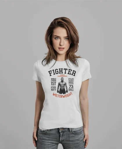 modelo en camiseta blanca fighter