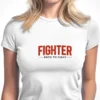 modelo en camiseta blanca fighter detalle modelo en camiseta blanca fighter detalle