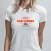 mujer en camiseta blanca calenger