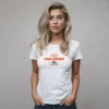mujer en camiseta blanca calenger 2