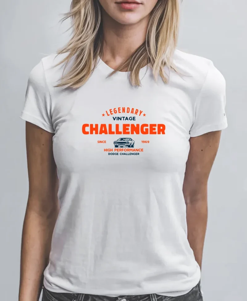 mujer en camiseta blanca calenger