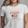 mujer en camiseta blanca crab detail mujer en camiseta blanca crab detail