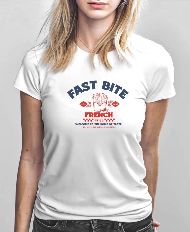 mujer en camiseta color blanca fast detalle
